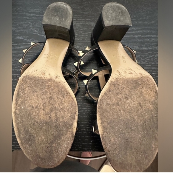 ROCKSTUD CALFSKIN LEATHER SLIDE SANDAL 60 MM Size 6.5 - Picture 3 of 4